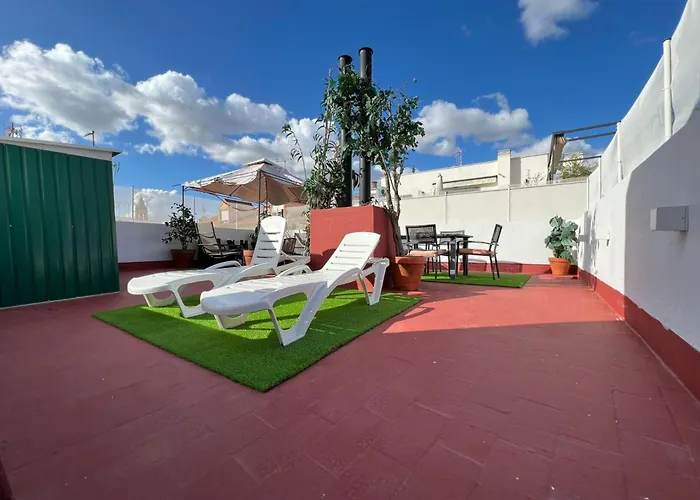 Penthouse Con Terraza- 2d 2b- Triana Apartment *